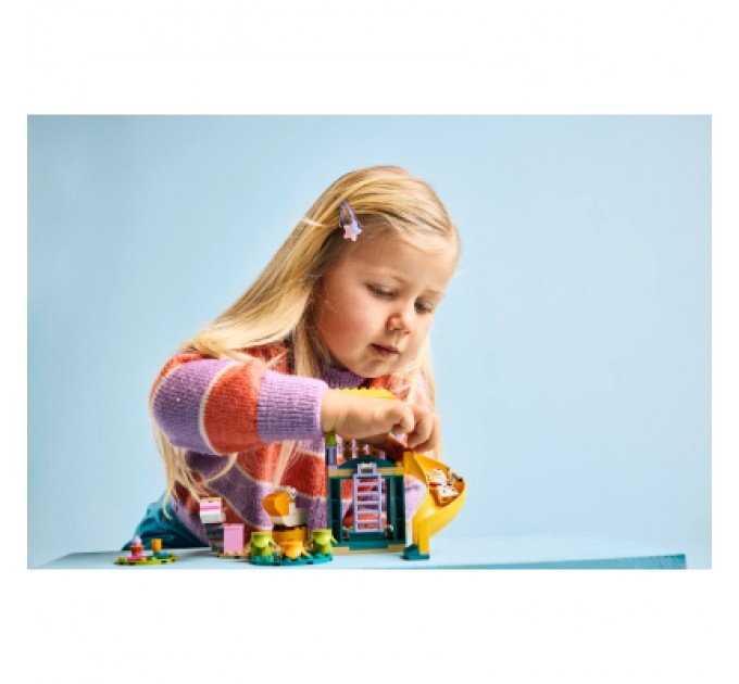 LEGO Конструктор LEGO Bluey Веселощі з Блуї та Хлоєю на ігровому майданчику (11201)