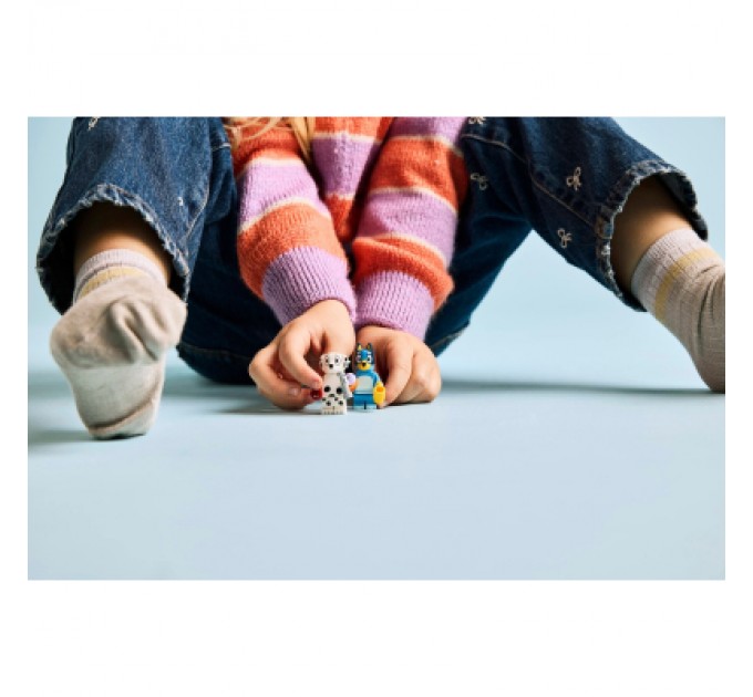 LEGO Конструктор LEGO Bluey Веселощі з Блуї та Хлоєю на ігровому майданчику (11201)