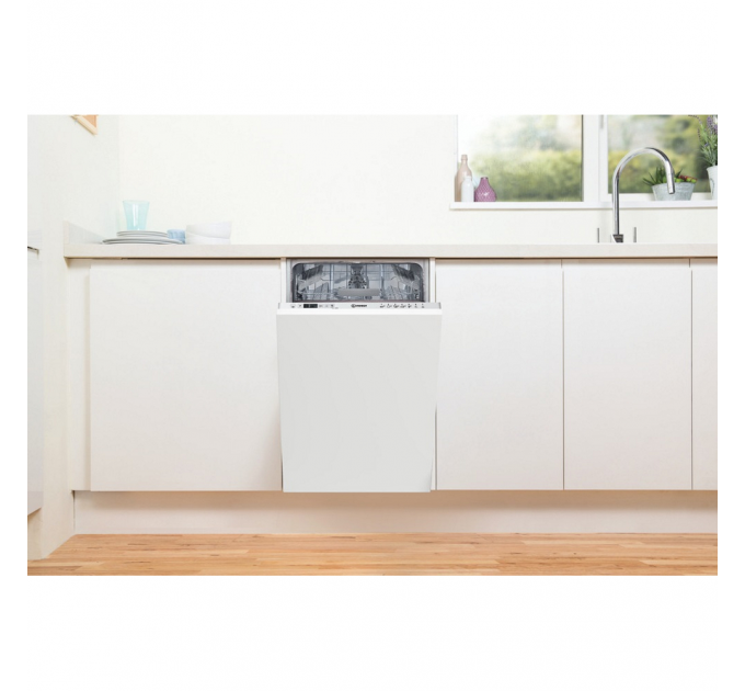 Вбудована посудомийна машина Indesit DSIC 3M19