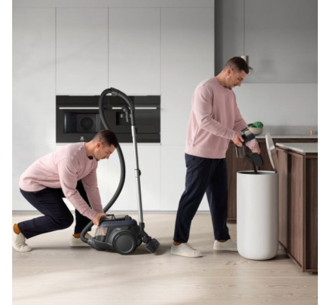 Пилосос Electrolux EL61C3DB