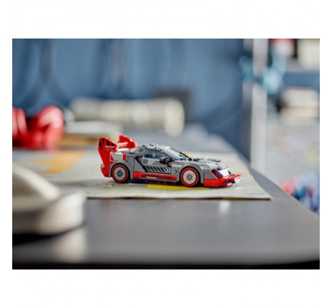 Конструктор LEGO Speed Champions Автомобіль для перегонів Audi S1 e-tron quattro 274 деталі (76921)