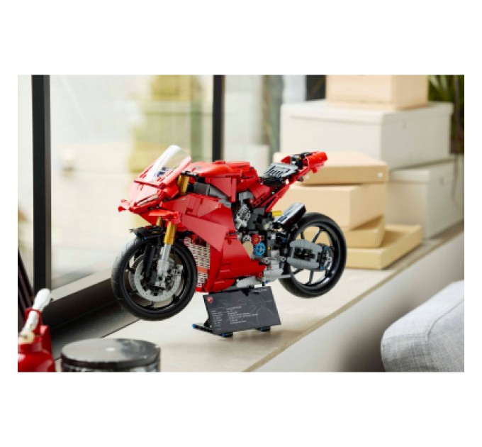 Конструктор LEGO Technic Мотоцикл Ducati Panigale V4 S (42202)