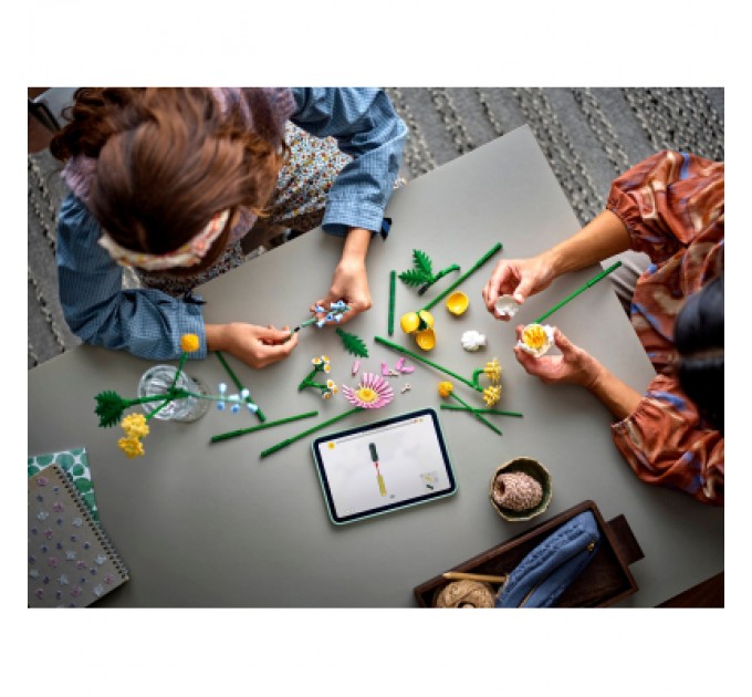 Конструктор LEGO Botanicals Мініатюрний сонячний букет (10347)