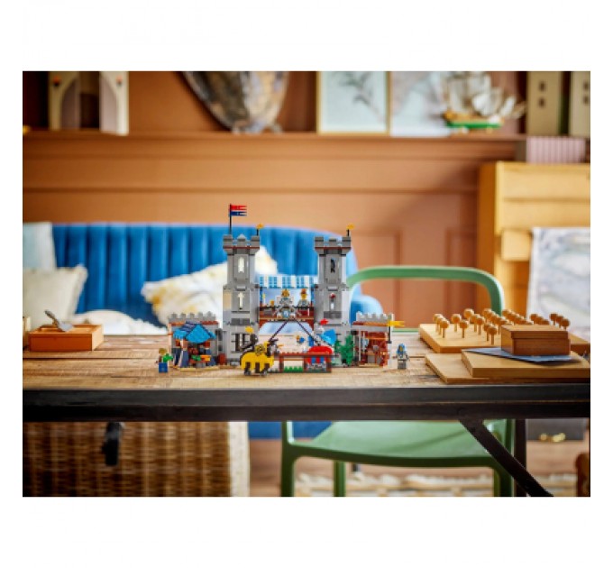 Конструктор LEGO Creator Середньовічний замок із лицарем на коні (31168)